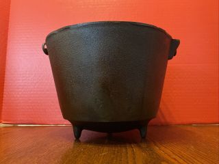 Vintage bean Pot ? cast Iron kettle bail handle 3 leg cauldron NO LID 2