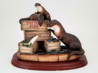 Border Fine Arts On The Quayside Model A8787 Mammals Otter Group Figure