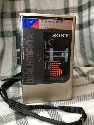 Vintage Sony Am Fm Stereo Radio Cassette Walkman Wm - F8,