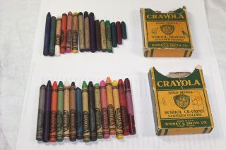 Vintage Binney & Smith Co.  Crayola Gold Medal 16 Sixteen School Crayons Artist 