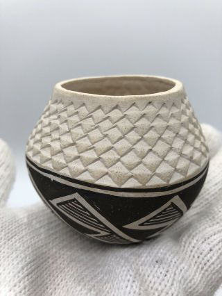 Juana Leno Acoma Pueblo Pottery Black and White Seed Pot Signed circa 1970’s 3