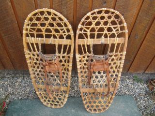 Great Vintage Snowshoes 32 " Long X 13 " Leather Bindings For Decoration Bear Paw