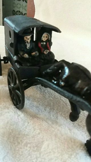 Vintage Cast Iron Metal Amish family Horse drawn carriage Buggy Wagon Toy 1960 2