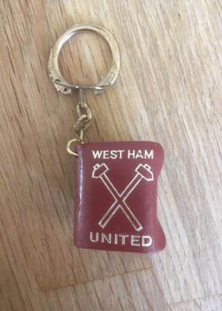 West Ham United 1972/73 Coffer Vintage Players Picture Keyring Bobby Moore.