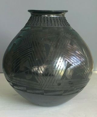 Mata Ortiz Pottery Large Black On Black Pot Olla By Lucio Soto 11 " X 9 "
