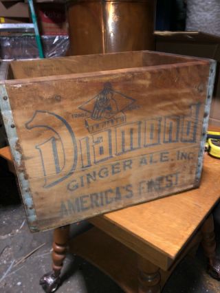 Vintage Diamond Ginger Ale Crate America’s Finest Watertown Ct 17” X 12.  5” X 12”