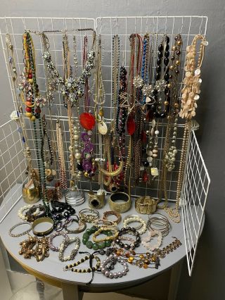 Joblot 100 Items Of Vintage Costume Jewellery Bundle Necklaces Bracelets Beads