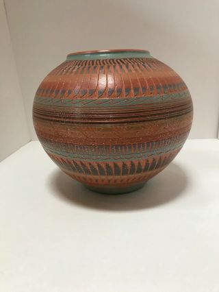 Southwestern Native American Navajo Etched Pottery Vase,  Signed Known Artist