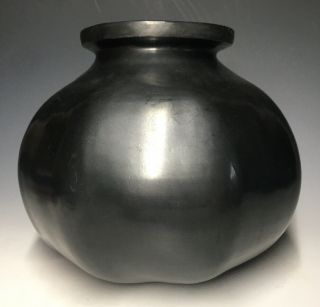 Native Mexico Pueblo Mata Ortiz / Casas Grande Black Pottery Ware Terracotta