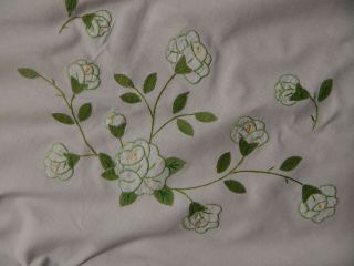 Vtg Elaborate White Madeira White Rose Applique Banquet Tablecloth & 8 Napkins