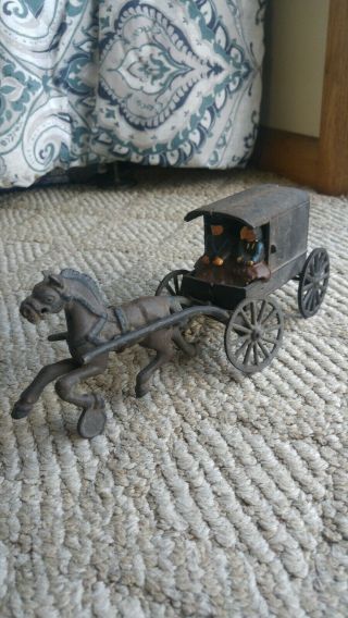 Vintage Cast Iron Amish/quaker Family In Horse - Drawn Carriage/wagon/buggy
