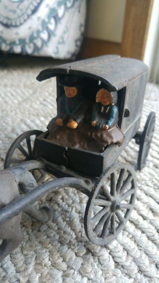 Vintage Cast Iron Amish/Quaker Family in Horse - drawn Carriage/Wagon/Buggy 2