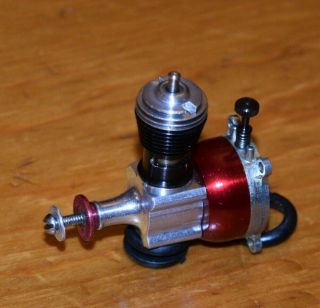 Cox Pee Wee.  020 model airplane engine red anodized tank 020 vintage glow motor 2