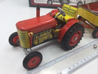 VINTAGE SCHYLLING KEY WIND - UP TIN LITHO TRACTOR TRAILER 12” MIB CZECH REP 3