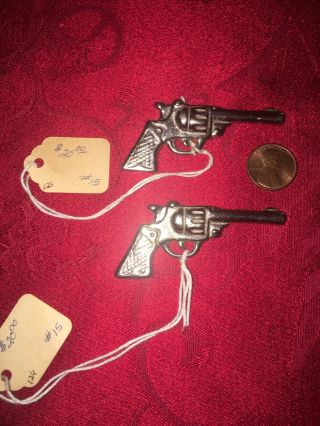 Vintage Die Cast Metal Revolvers Guns Toy Action Figures Pistol 2 1/2 "