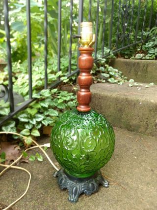 Vintage Mcm Hollywood Regency Green Glass Globe Wood Accent Table Lamp 1960/70s