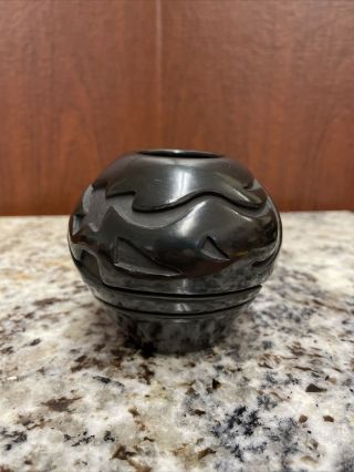 Santa Clara Native American AVANYU Pottery - STELLA TAFOYA CHAVARRIA Black Vase 2