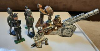 7 Manoil Barclay & Johilco England Lead Toy Soldiers Gas Mask Gunners Spotlight