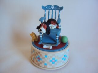 Vintage 1987 Enesco Musical Box With Cat And Dog Sitting On A Chair Figurine Wor