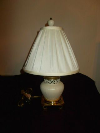 Lenox Quoizel Crescent Brass & Ivory Porcelain Table Lamp W/ Shade