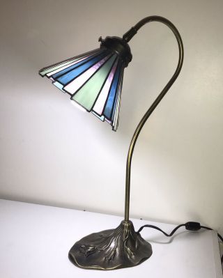 Vtg Goose Neck Lily Pad Table Desk Lamp With Stain Glass Shade