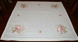 PINK TULIP RENDEZVOUS VINTAGE GERMAN HAND EMBROIDERED SPRING TABLECLOTH 3