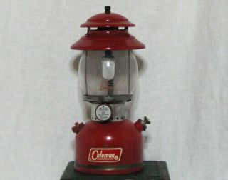 VINTAGE COLEMAN RED LANTERN MODEL 200A with UNIQUE HAND MADE WOOD CARRY BOX 2