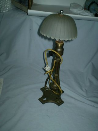 Vintage brass art deco table lamp with reverse scalloped glass shade 3