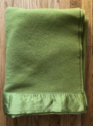 Vintage Olive Green Wool Blanket Satin Trim 64 X 80 Gently 3