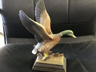Special Edition Birds In Flight " Flight Of The Mallard " Porcelain Duck Figurine