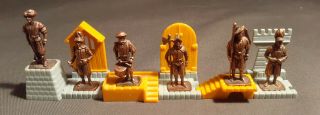 Kinder Ferrero Toy Soldiers/metal Figures Swiss Guard Set