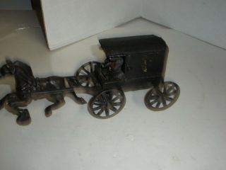 Vtg Cast Iron Metal Amish Horse Drawn Buggy Carriage Wagon with Driver,  & Family 3