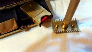 Vintage Gillette Old Type 3 Piece Ball End Gold Plated Safety Razor with Case 3