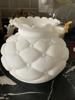 Vintage Gwtw 7” Fitter White Puffy Quilted Glass Hurricane Oil Lamp Shade