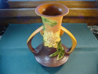 Vintage 1940 ' s Roseville Pottery Water Lily Pattern Handle Vase R8 3