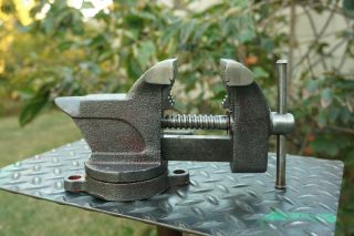 VINTAGE COLUMBIAN No.  03 - 1/2 M2 HOME SHOP VISE 3 - 1/2  JAW WIDTH WITH SWIVEL BASE 3