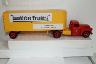 International Harvester Semi Tractor & Trailer - Early to Mid 1950 ' s 2