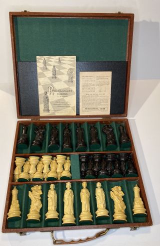 Vintage E S Lowe Renaissance Chess Set 32 Piece Felted Weighted & Case