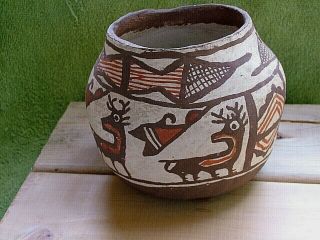Very Old Native American Zuni Heartline Pottery Olla 6 " Ht.  X 6 " Wide