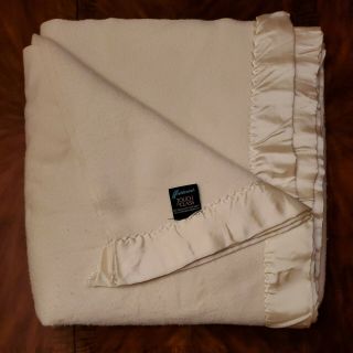 Vintage Fieldcrest Acrylic Blanket Satin Trim Ivory Touch Of Class 88 " X 85 "