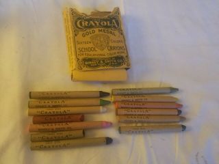 Box Of 13 Vintage Binney & Smith Crayola Crayons W/ Box