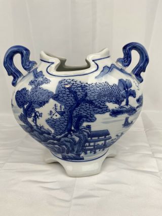 Chinese Chinoiserie Blue And White Ceramic Footed Vase W/Handles Cutout 3