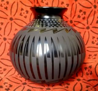 Mata Ortiz Blackware Pot By Tomasa Mora