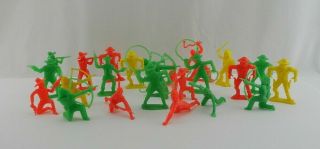 Vintage Tim Mee Toys 24 Piece Cowboy Indians Western Plastic Toys Green Yellow O