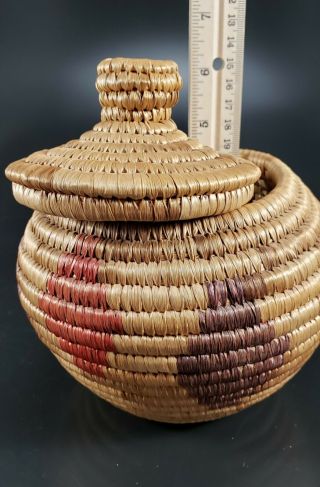 Native Alaskan Inuit Handwoven Coiled Grass Lidded Basket 2