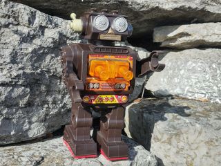 Vintage Made In Japan Space Toy Horikawa Robot Battery Powered Walking