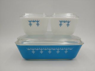 Set Of 3 Vintage Pyrex Snowflake Dishes With Lids 503 And 501b