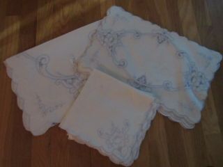 Set Of 8 Vintage Placemats,  Napkins And A Runner – Ivory And Light Blue