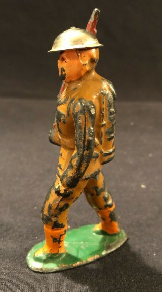 Vintage Barclay Model 777 B126 die cast figurine soldier marching with rifle 2