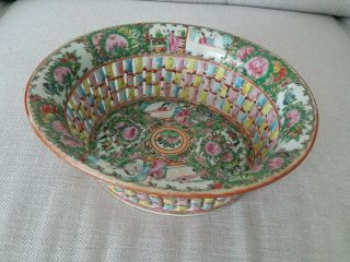 Vintage Chinese Porcelain Bowl Open Work Famille Vert Rose Medallion 10 " Oval